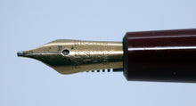 Load image into Gallery viewer, Parker Duofold Junior-Red with No.10 14ct Gold Nib (1959)-P1132c
