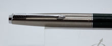 Load image into Gallery viewer, Parker 45 Deluxe CT-Green with Stainless Steel Nib-P0968b
