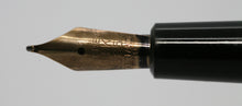 Load image into Gallery viewer, Parker Duofold Junior-Black with No.10 14ct Gold Nib (1950s)-P1132d
