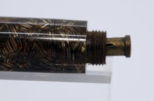 Load image into Gallery viewer, Parker Victory Mk I -Striated Green with "N" 14ct Gold Nib-P1207c

