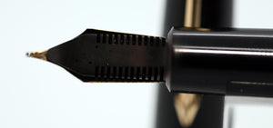 Parker Duofold Maxima - Black with No.50 14ct Gold Nib - P1083