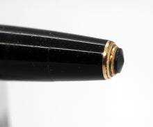 Load image into Gallery viewer, Parker Duofold NS - Black with Duofold &quot;N&quot; 14ct Gold Nib - P1019
