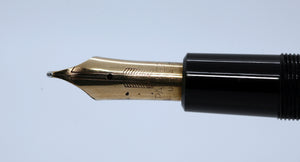 Parker Duofold Maxima - Black with No.50 14ct Gold Nib - P1115b