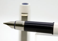 Load image into Gallery viewer, Parker 25 Mk III - Epoxy Resin White with Rare Medium Italic - P0894
