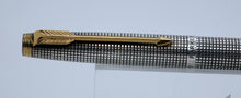Load image into Gallery viewer, Parker 75-Cisele with M 18ct Gold Nib-P1132a

