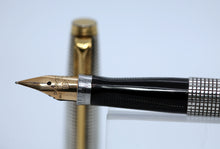 Load image into Gallery viewer, Parker 75-Cisele with M 18ct Gold Nib-P1132a
