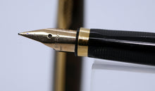 Load image into Gallery viewer, Parker 75-Woodgrain with 14ct Gold - M - Nib-P1155

