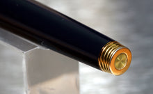 Load image into Gallery viewer, Z-Parker 75 Dark Blue Laque - Extra Fine Point 14k Gold Nib
