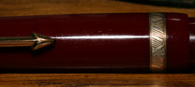 Load image into Gallery viewer, Z-Parker Duofold Maxima in Red with Rare Broad Point No.50 14ct Gold Nib
