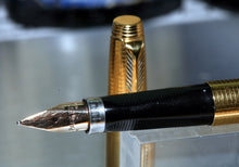 Load image into Gallery viewer, Z-Parker 75 - Insignia Cisele with No.64 Broad 14ct Gold Nib - (P845a)
