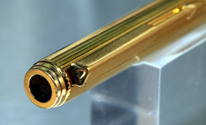 Z-Parker 95 - Godron Gold with Fine Point Gold Nib - (P787)