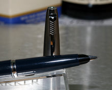 Load image into Gallery viewer, Z-Parker 45 - Blue Deluxe CT  with F Fine Point Octanium Nib - (P796b)
