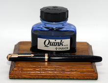 Load image into Gallery viewer, Parker Duofold AF - Black with Duofold &quot;N&quot; 14ct Gold Medium Nib - P0725a
