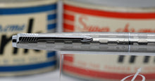 Load image into Gallery viewer, Z-Parker 80 - Harlequin Grey Shield with Medium Point Steel Nib (P1011)
