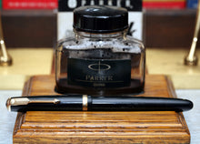 Load image into Gallery viewer, Z-Parker Duofold AF - Black with Duofold &quot;N&quot; 14ct Gold Nib - (P652)
