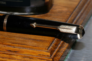 Z-Parker Duofold Senior - Black with Fine Point No.35 14ct Gold Nib - (P900)