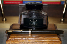 Load image into Gallery viewer, Z-Parker Duofold NS - Chocolate with Duofold &quot;N&quot; 14ct Gold Nib - (P923b)
